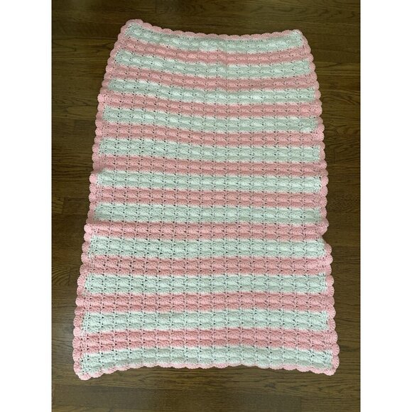 Handmade Crochet Baby Blanket Afghan Pink & White 29"x42" - Picture 4 of 7